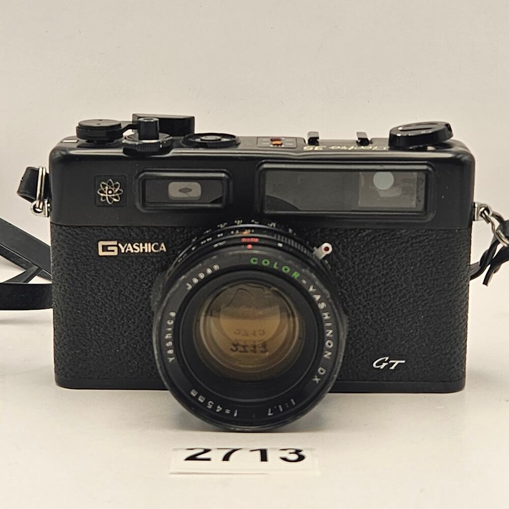 YASHICA ELETRO 35 GT CAMERA 1.7 45mm LENS